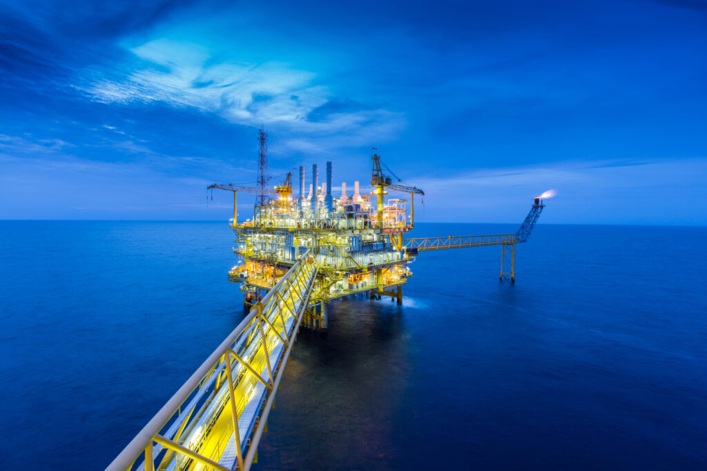 shutterstock 678420067 oil gas industry scaled